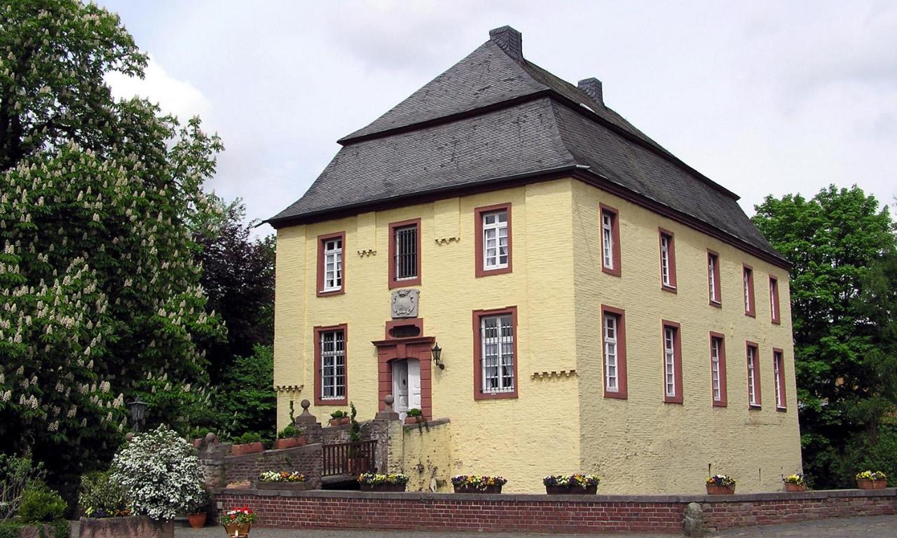 Charmante Ferienwohnungen Auf Reitstall Wasserburg Anstel - Ein Ort Zum Wohlfuehlen Und Entspannen Rommerskirchen ภายนอก รูปภาพ